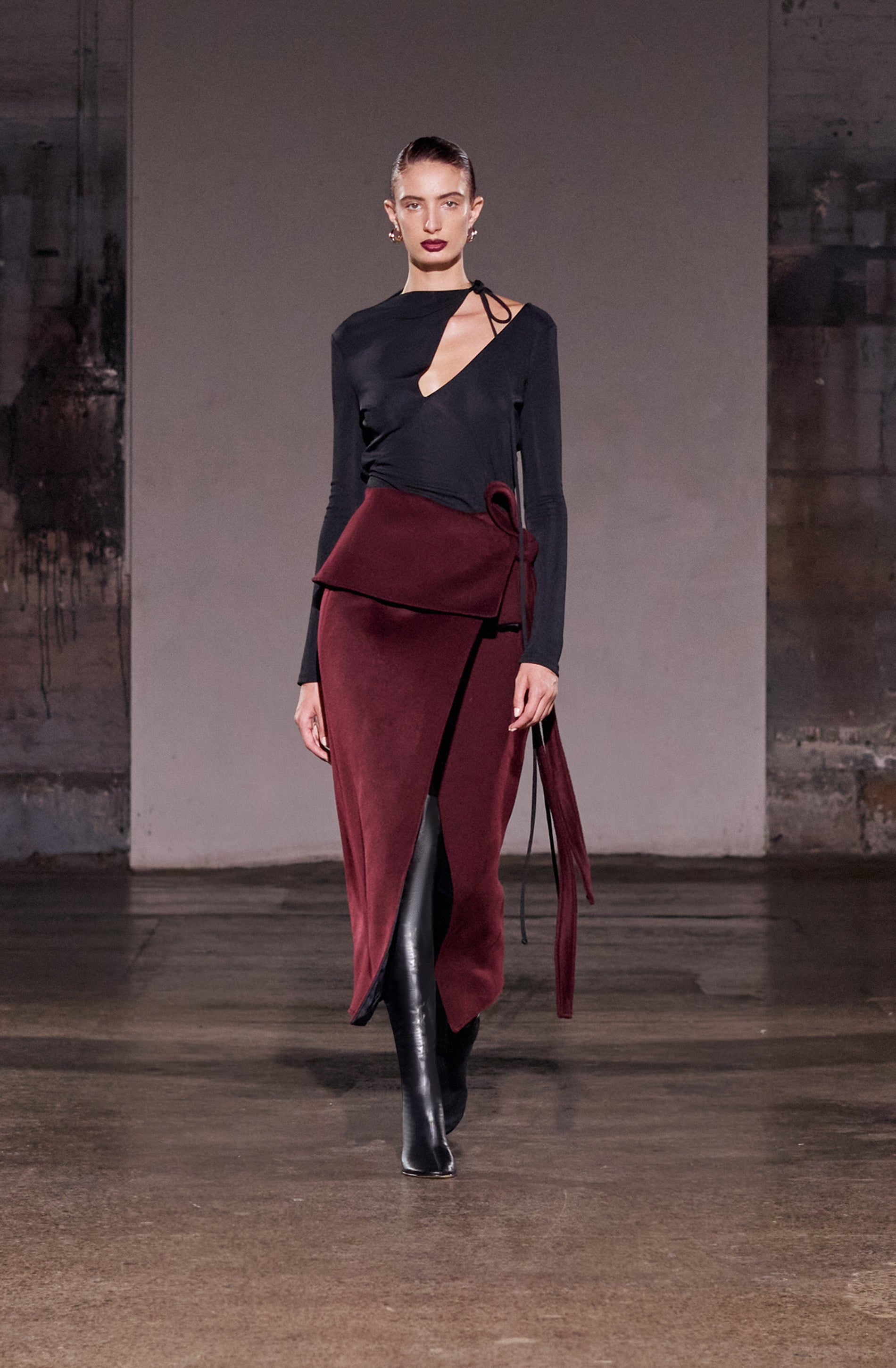 Vamp Slashed Long Sleeve Top | Black