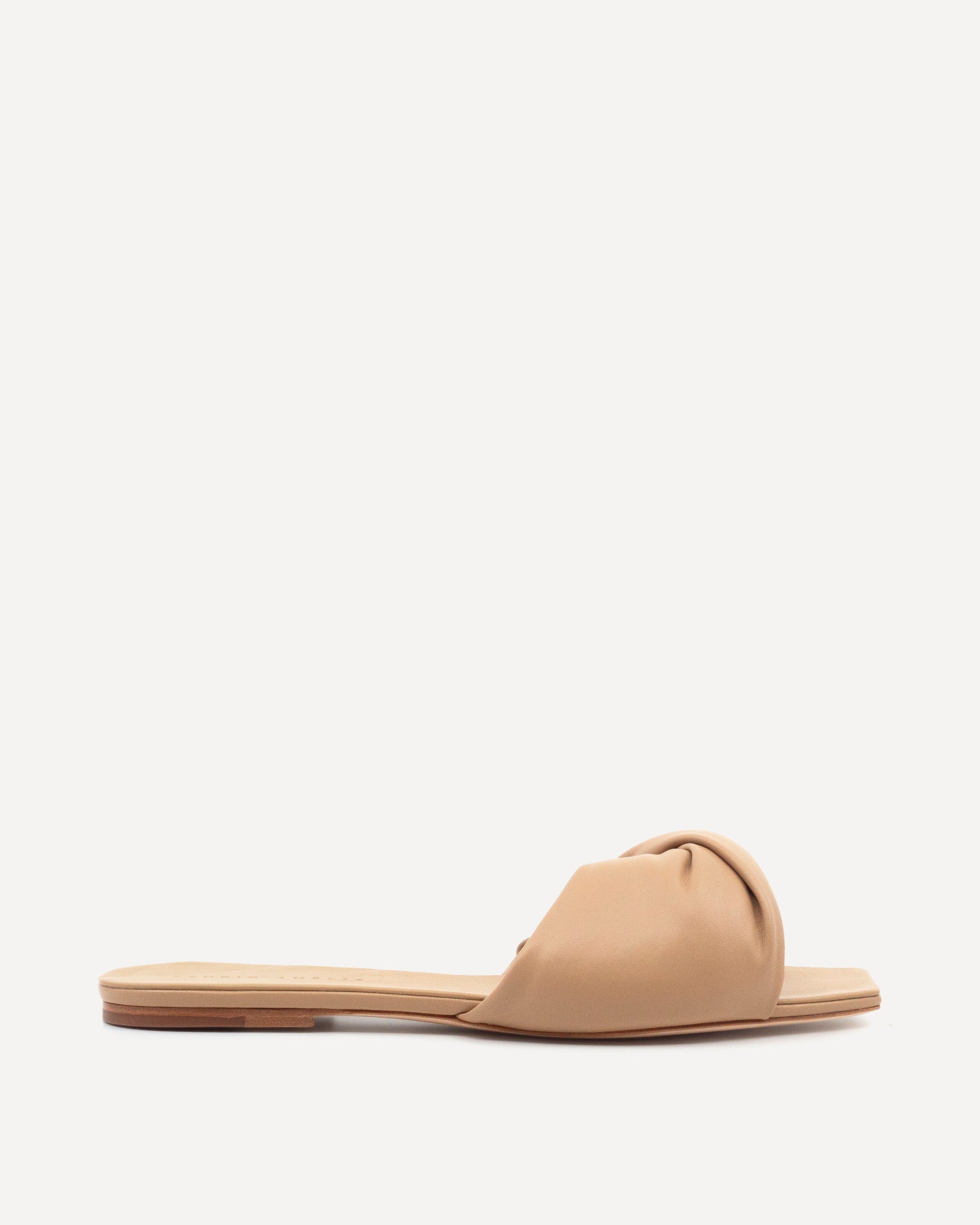 Twisted Front Flat | Beige