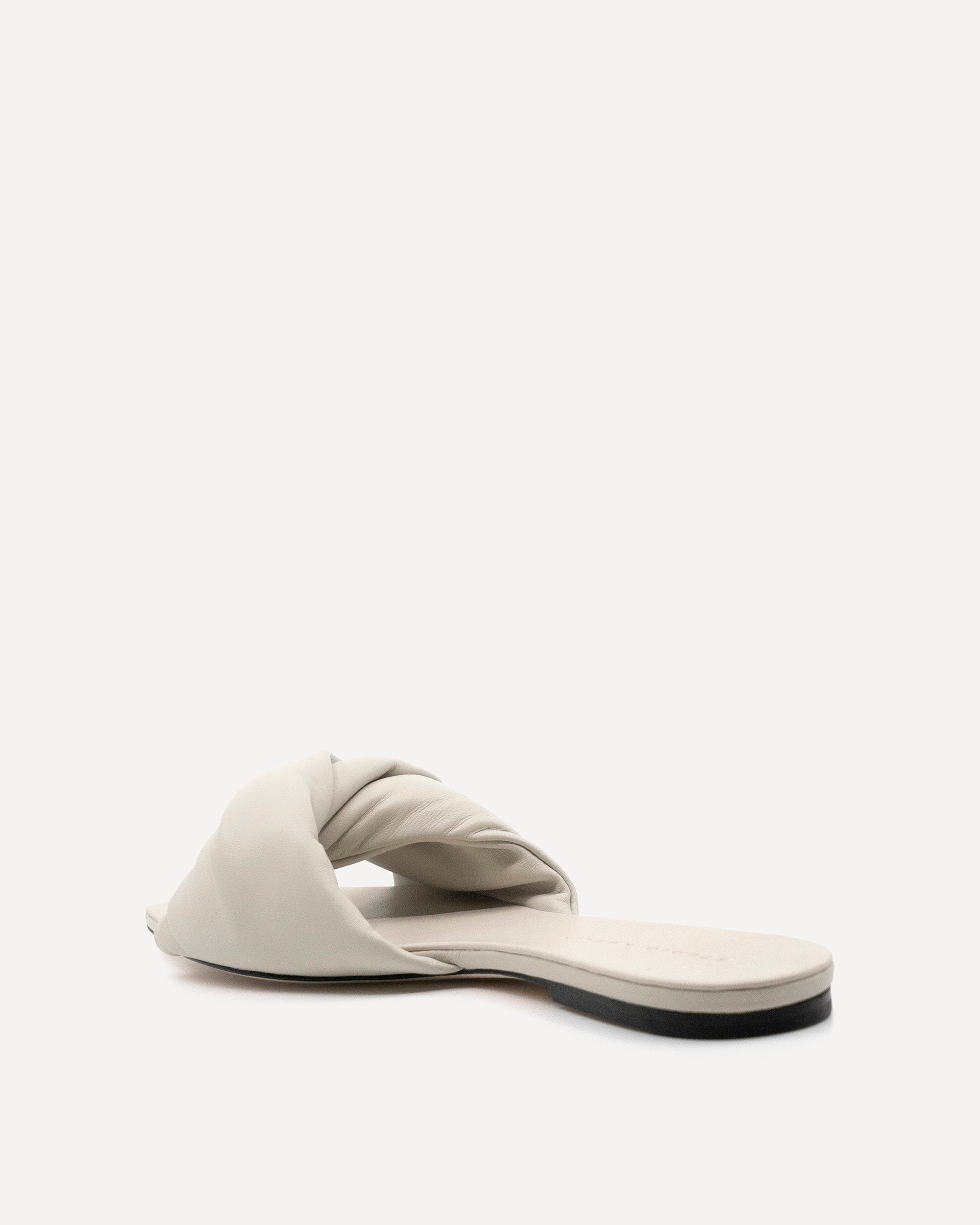 Twisted Front Flat | Stone