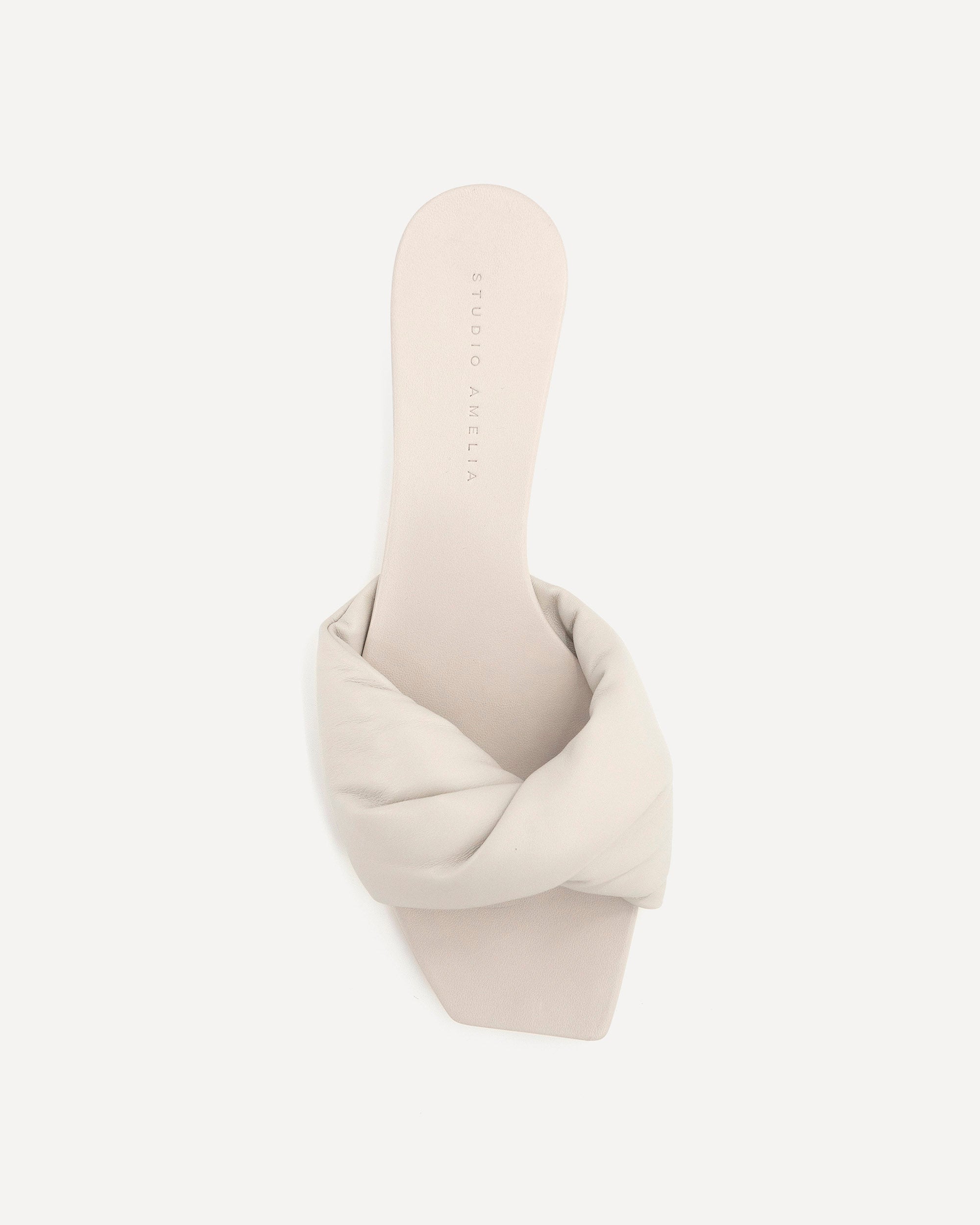 Twisted Front Flat | Stone