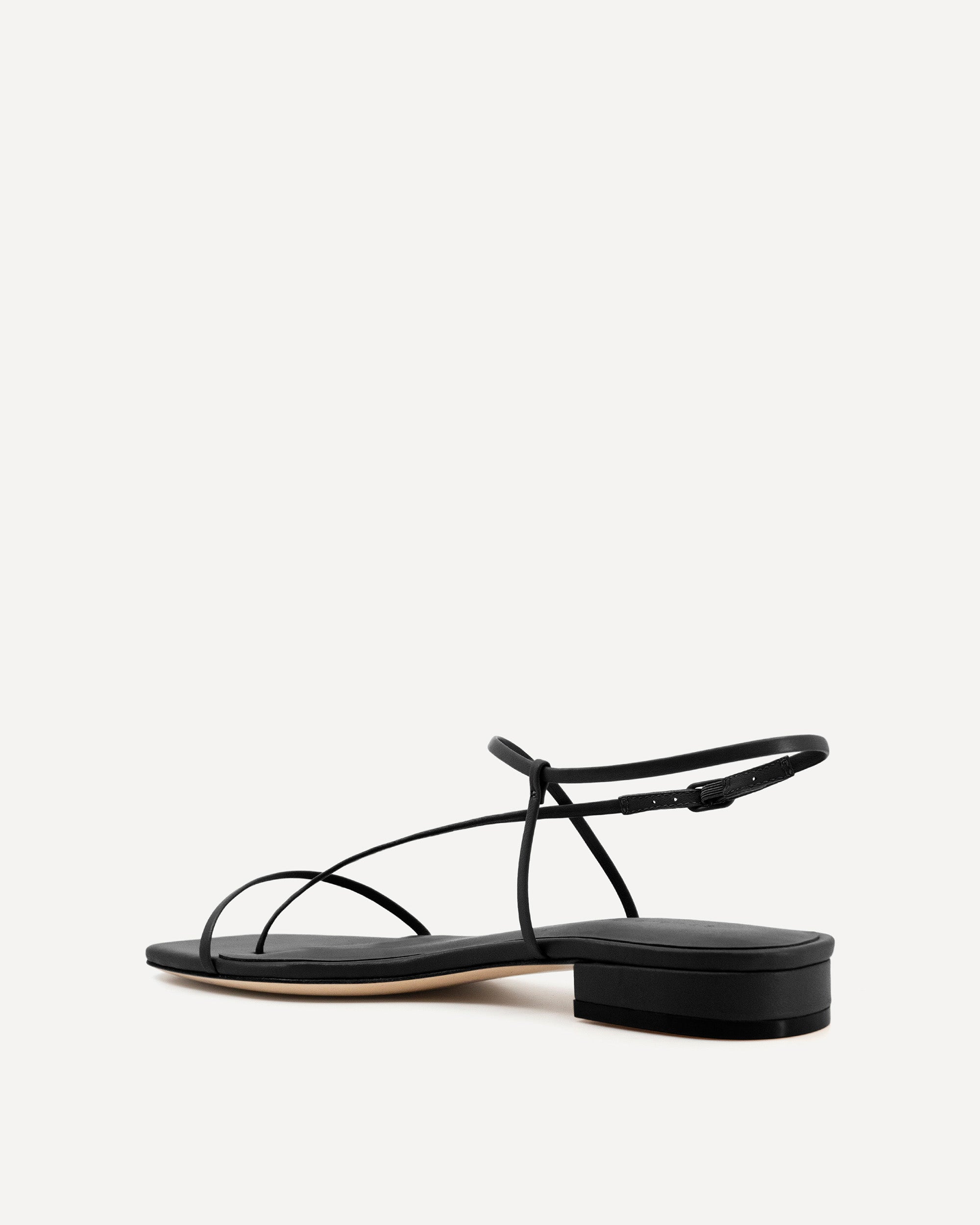 Cross Front Flat | Black