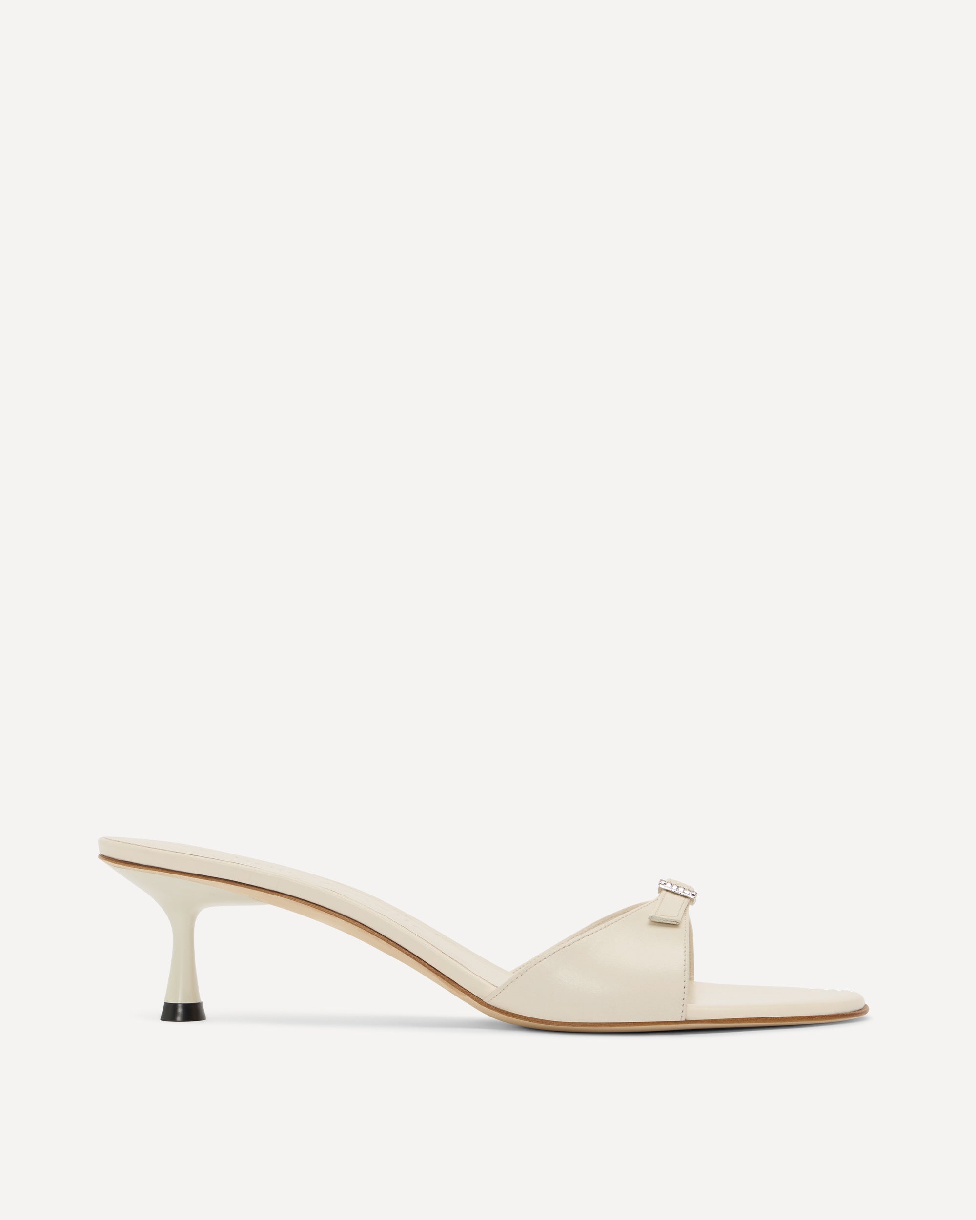 Cream sandals with kitten heel