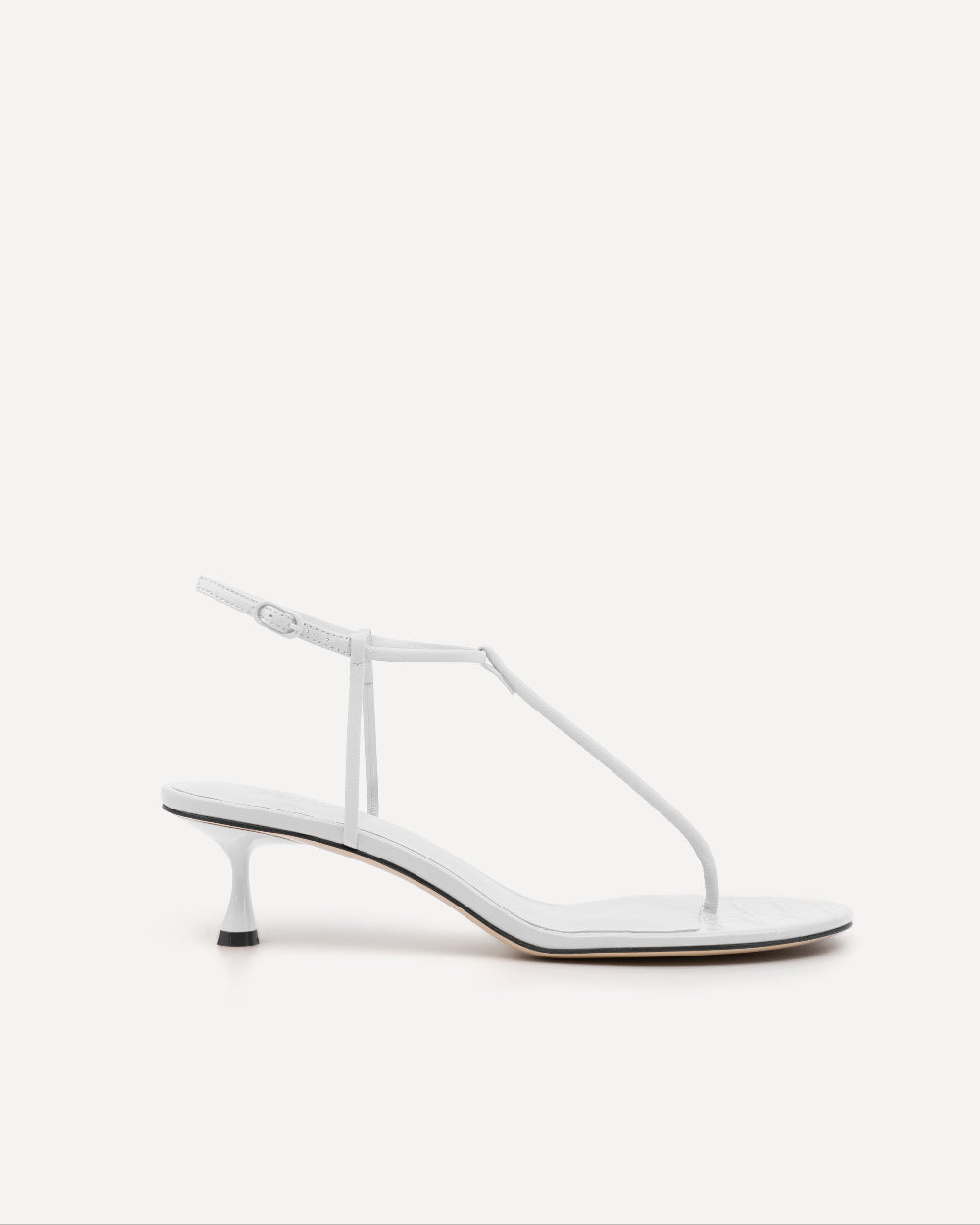 White – Studio Amelia