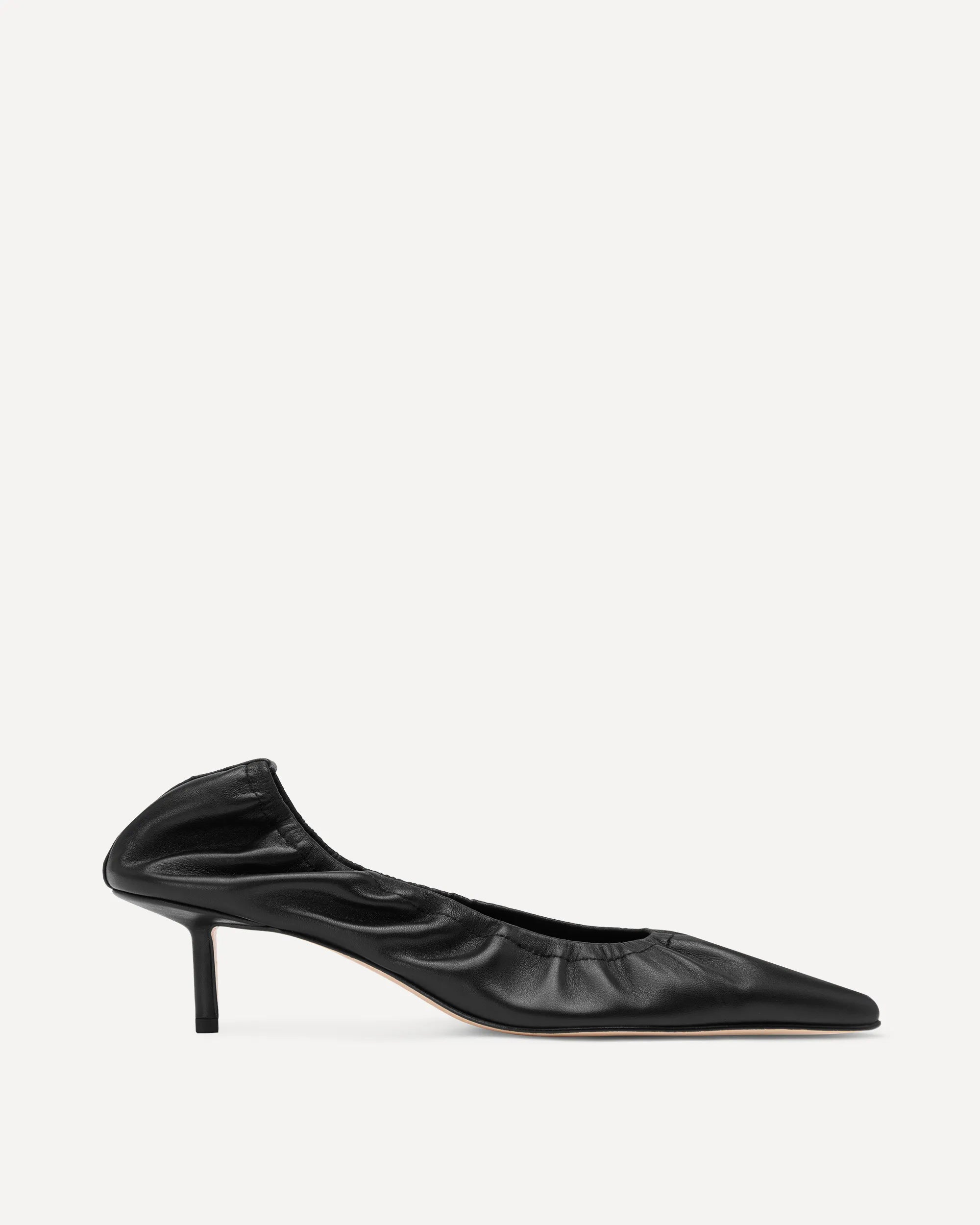Black pumps with kitten heel