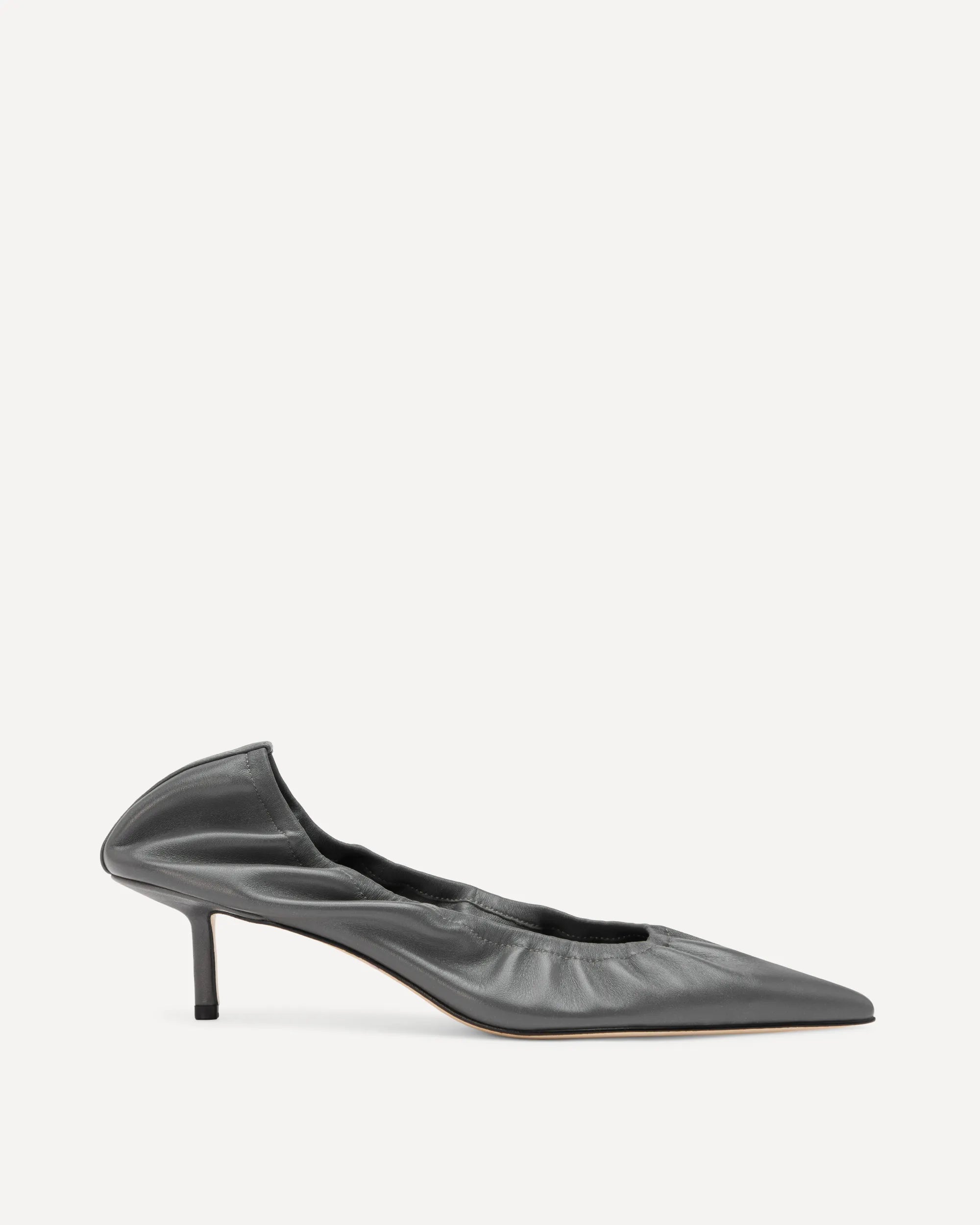 Grey leather pump with kitten heel