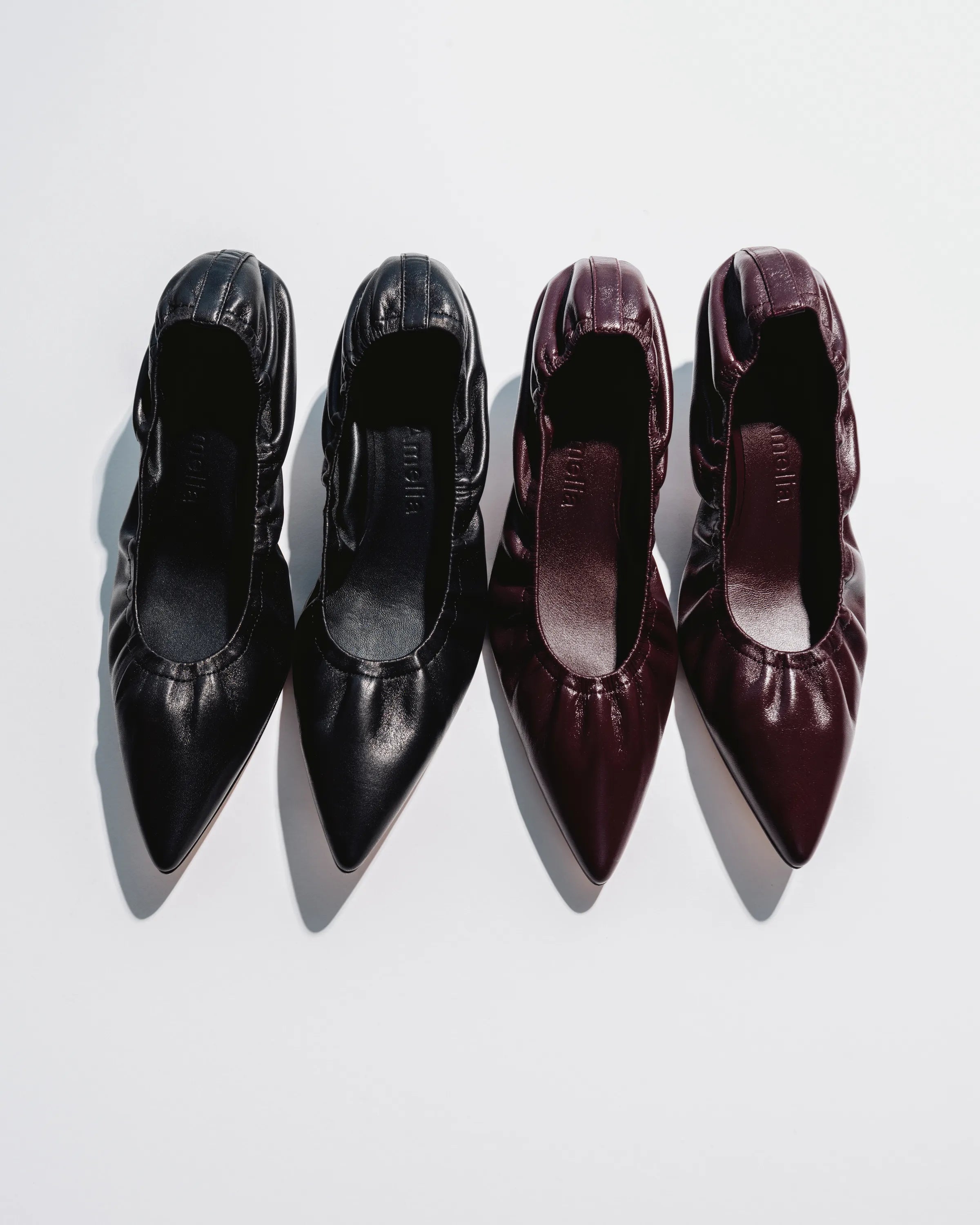 Pointed leather pumps with a high heel